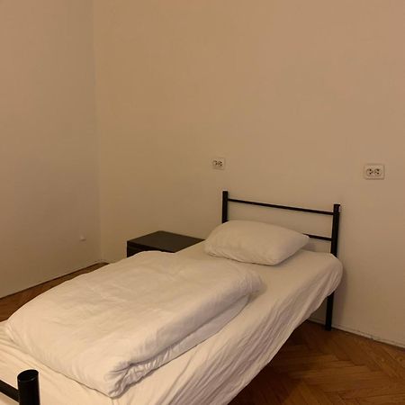 To Be Hostel Krasków Εξωτερικό φωτογραφία